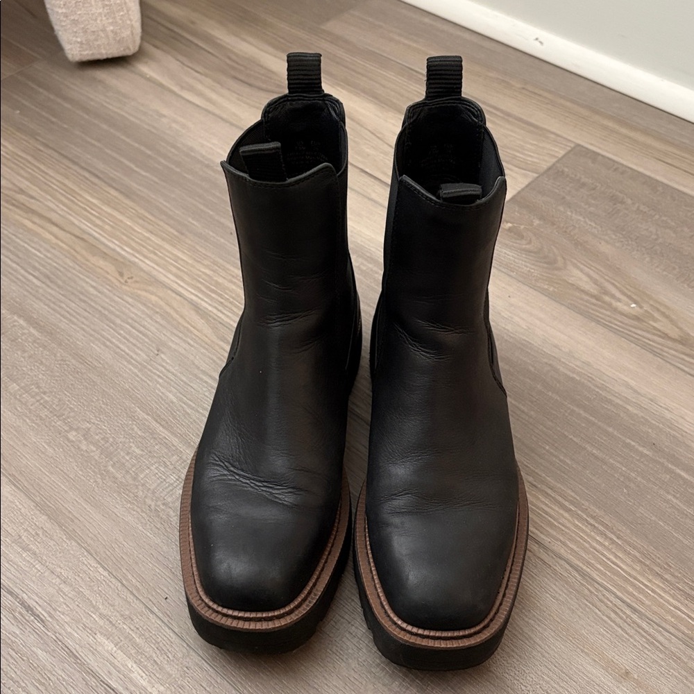 Sam Edelman Black Ankle Boots with Chelsea Style and Elastic Panels - Picture 2 of 5